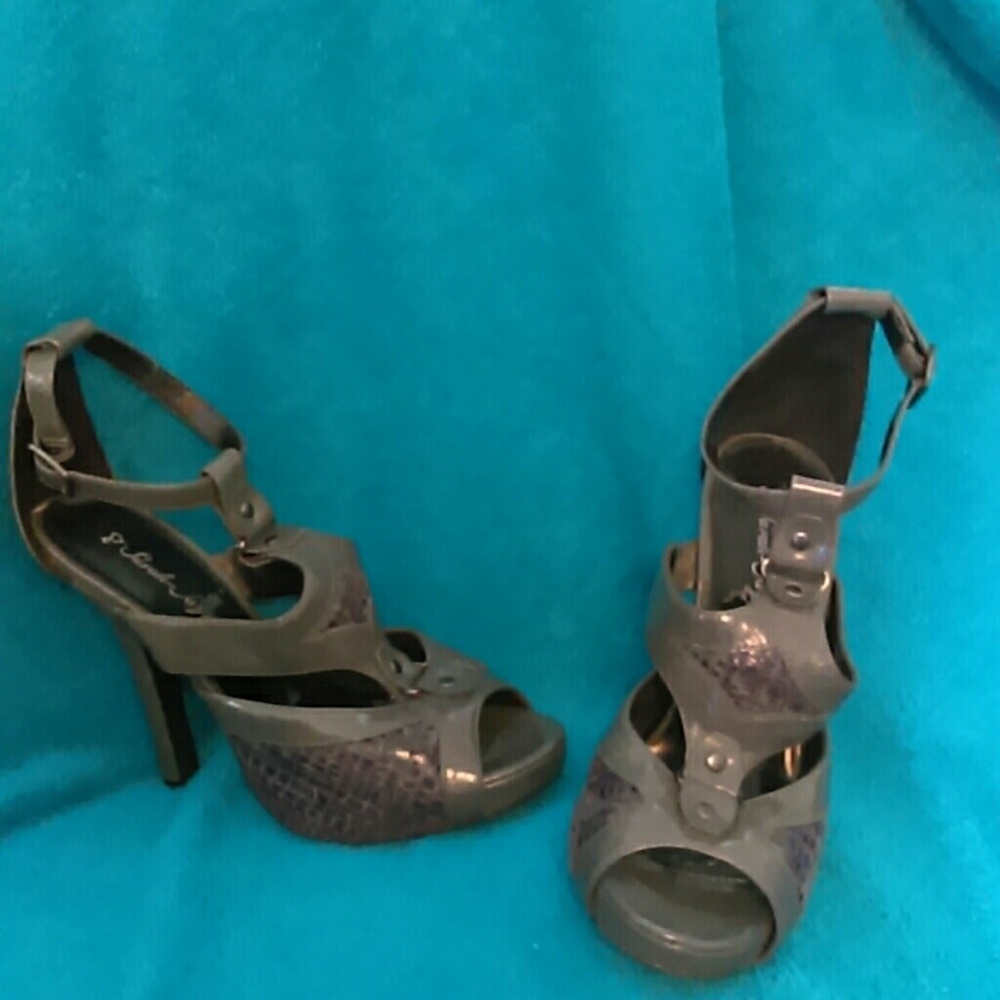 Unusual Yet Classy Platform Heels